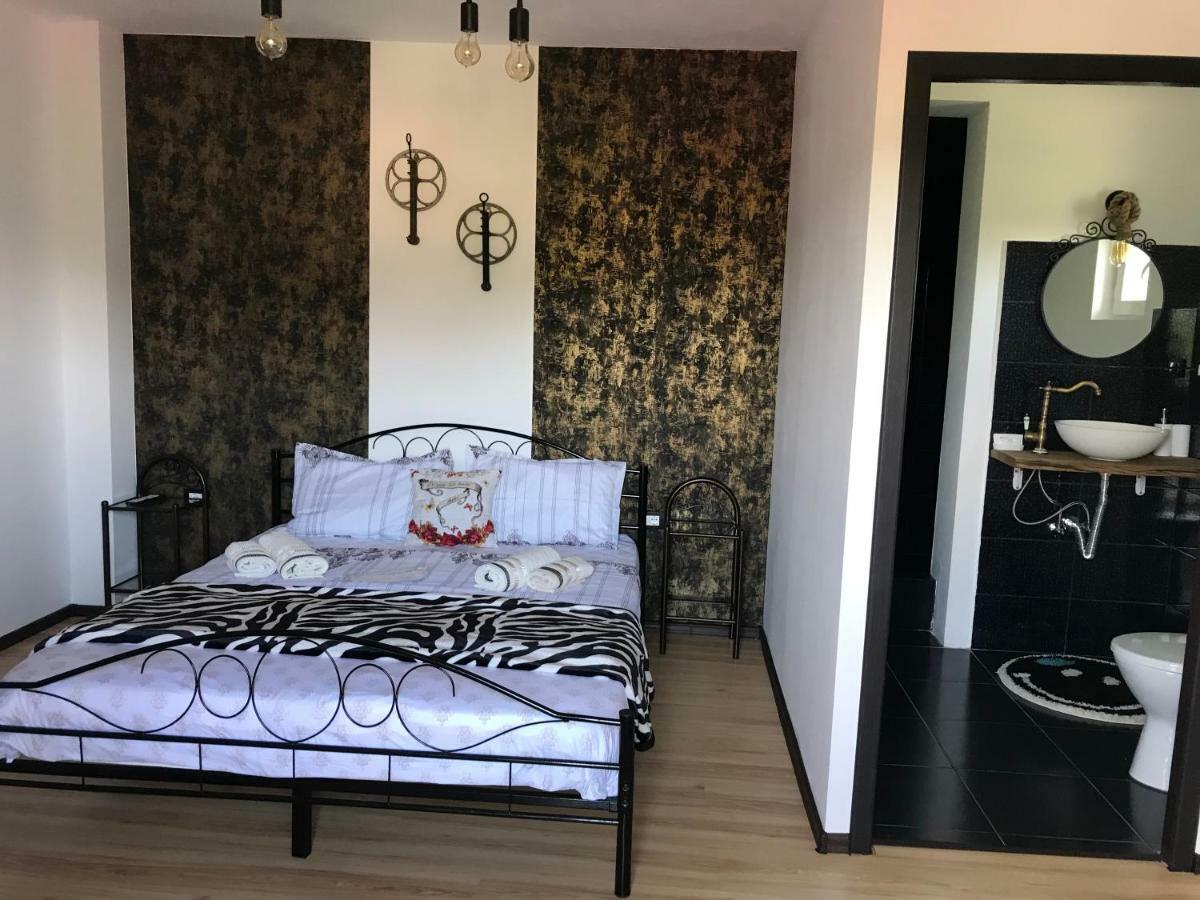 Готель Casa Relax Valeni  Екстер'єр фото