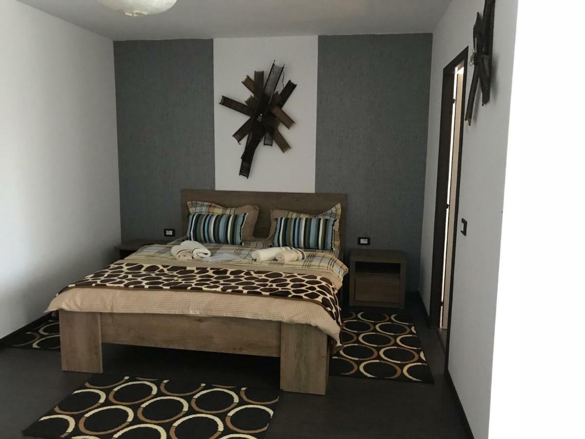 Готель Casa Relax Valeni  Екстер'єр фото